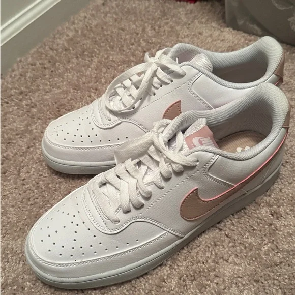 Nike Court Vision Low Sneakers - 12 Women’s - EUC - Picture 2 of 5
